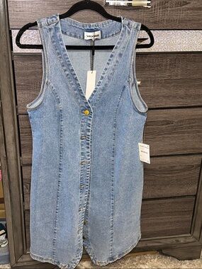 Vigoss Light Wash Denim Button-Front Sleeveless Mini Dress